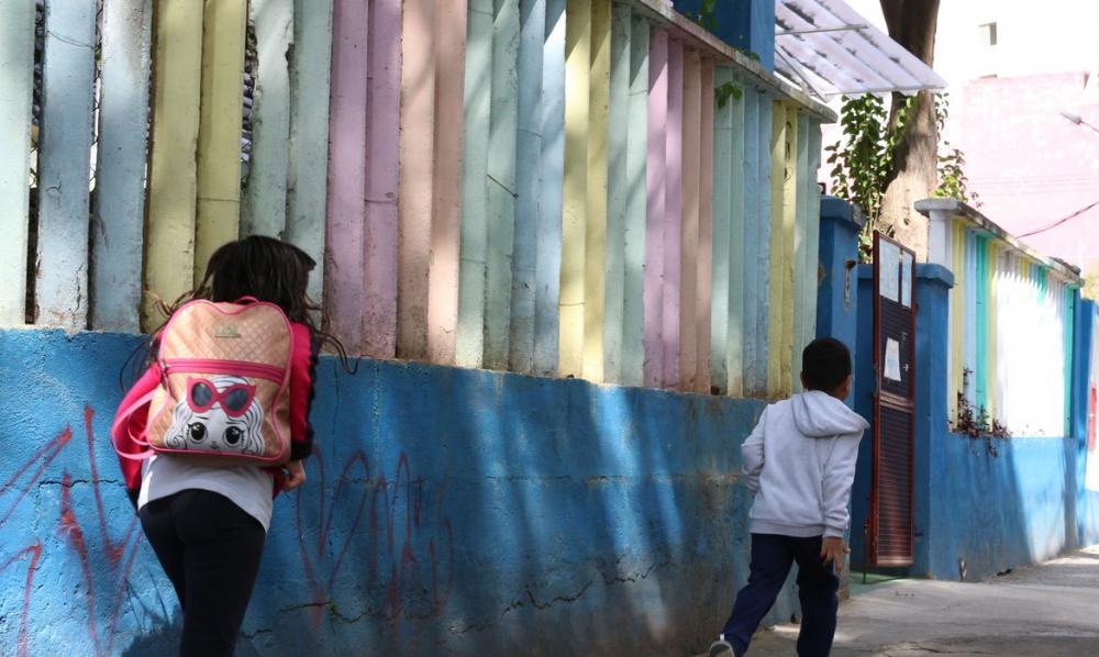 Os adolescentes têm maior necessidade de sono do que os adultos e são mais sonolentos