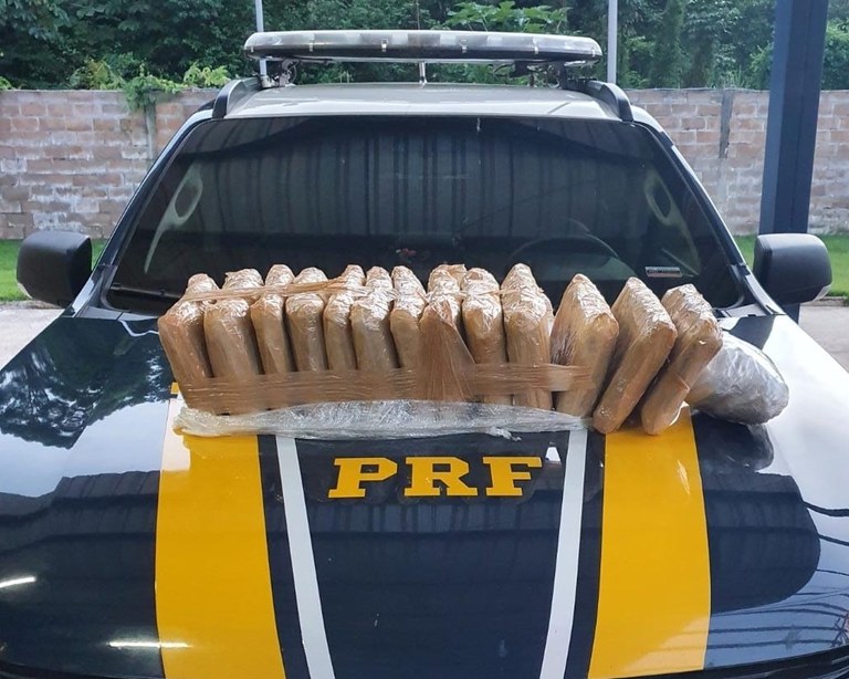 Droga estava escondida na bagagem do passageiro