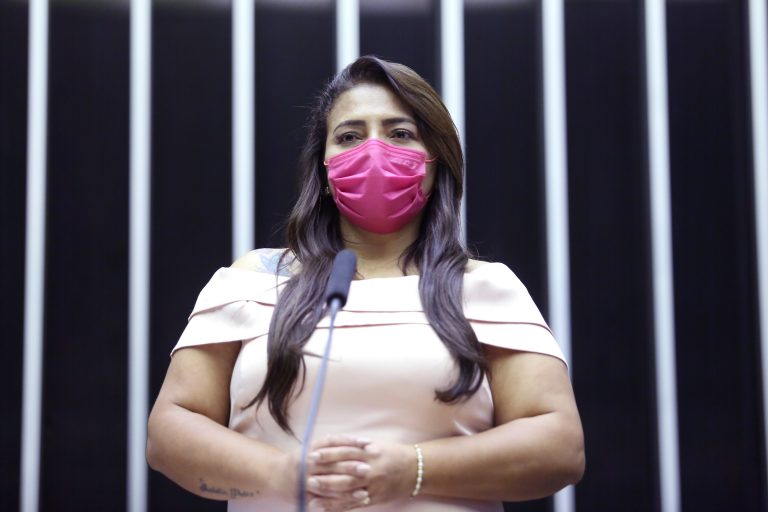 A deputada Ely Santos é autora do projeto