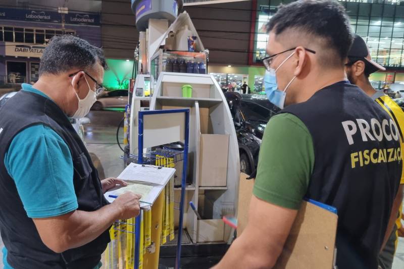 Consumidores devem denunciar abusos