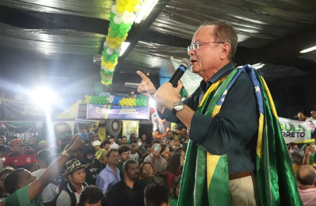 Senador bolsonarista vota contra intervenção na segurança do DF