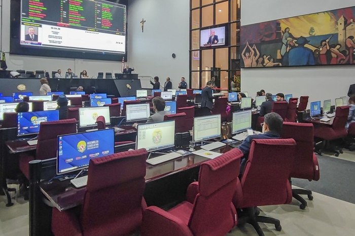 Deputados tomaram posse nesta quarta-feira na Alepa