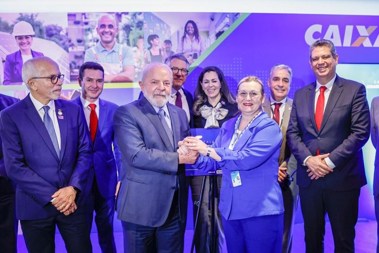 Lula e a presidente da Caixa, Rita Serrano, na inauguração das salas de atendimento exclusivo aos municípios. Foto: Ricardo Stuckert / PR